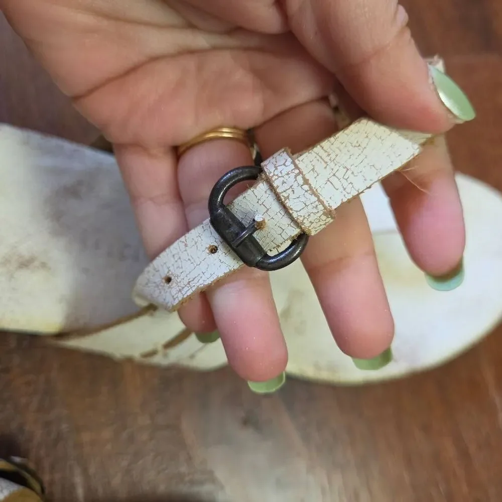 NWOT Musse & Cloud Miah T-Strap Sandals